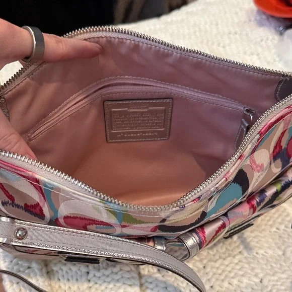 RARE Coach Poppy SET with Bag & Tablet Sleeve/Accessory Pouch - Picture 6 of 8